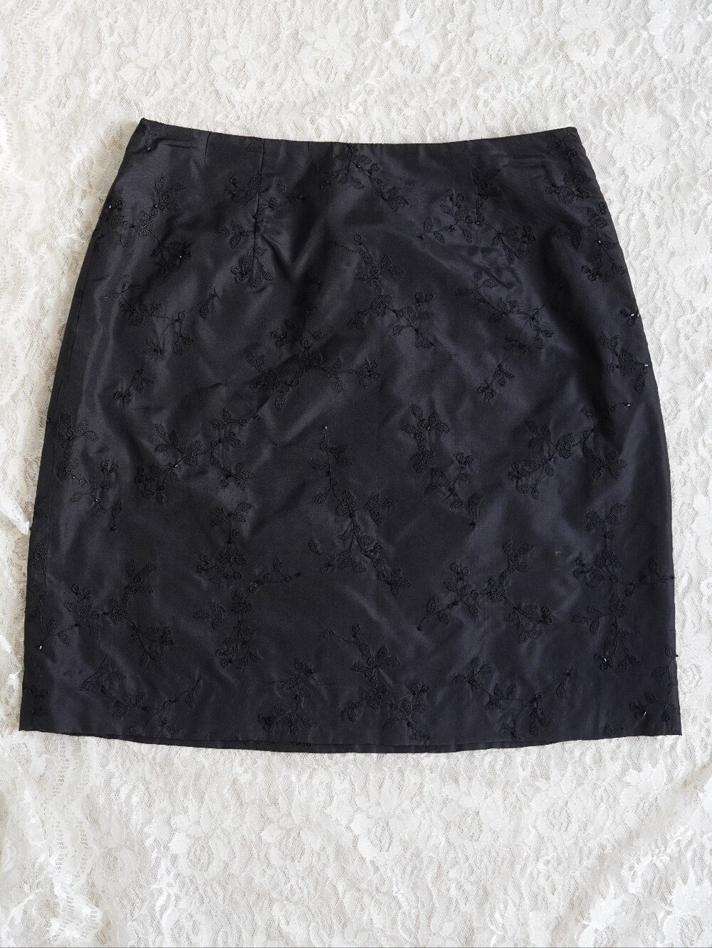 Ann Taylor Black Beaded 100% Silk pencil skirt Vintage Size 4